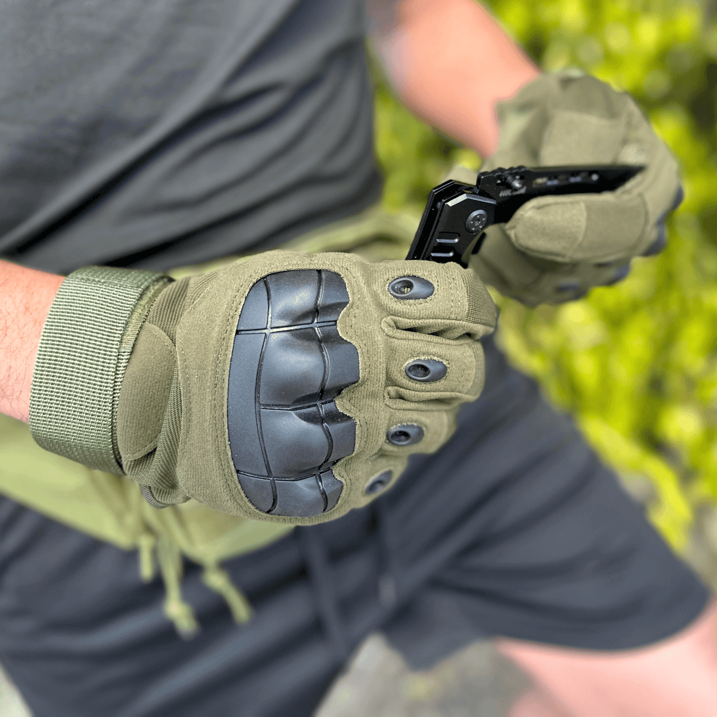 Airsoft Gloves for Sports, Paintball, and Motorcycling Touchscreen Fingertip — Rebel Alienz Vegas