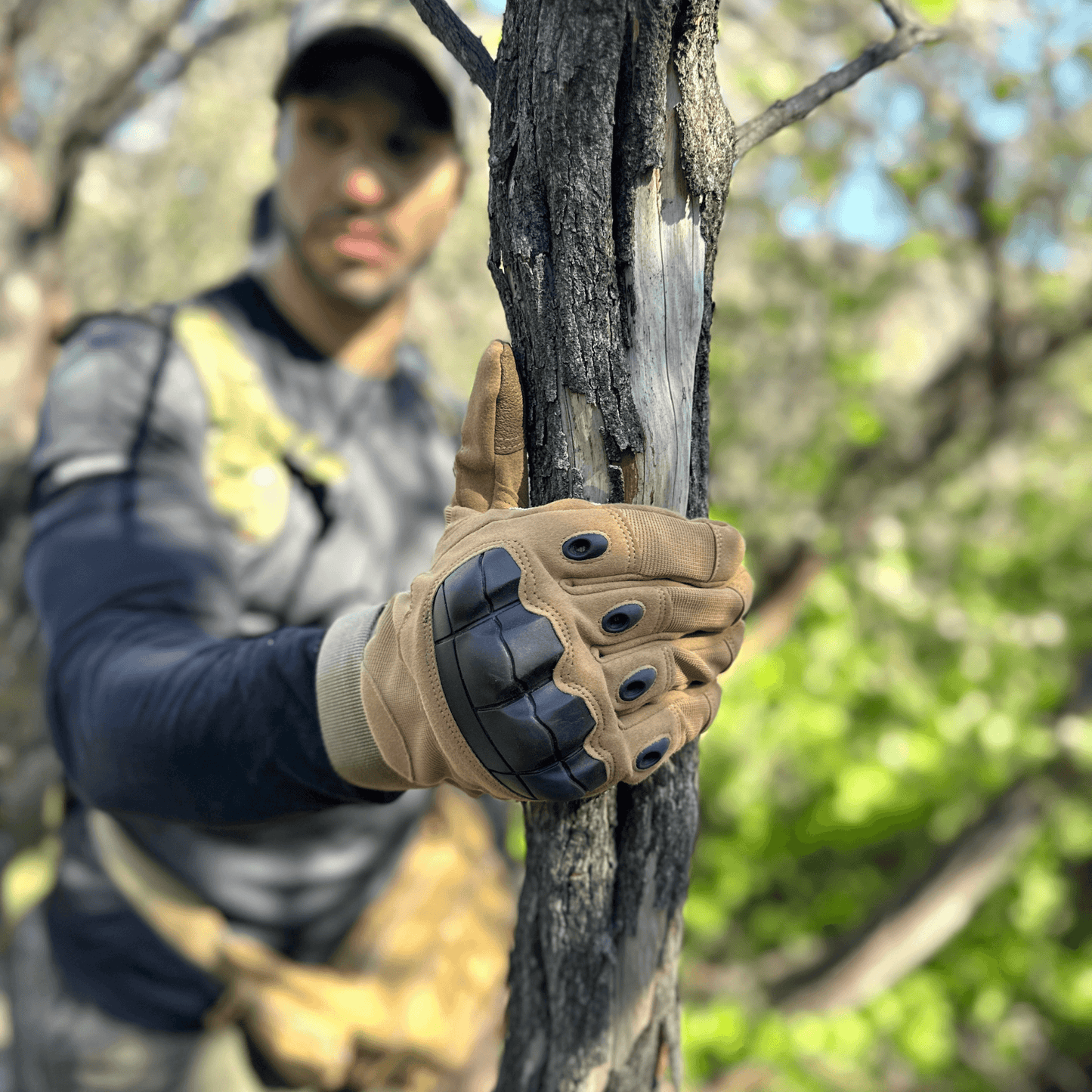 Airsoft Gloves for Sports, Paintball, and Motorcycling Touchscreen Fingertip — Rebel Alienz Vegas